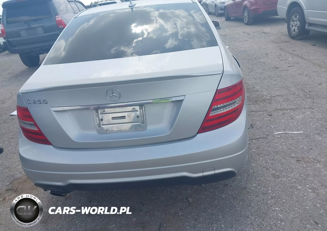 2014 Mercedes-Benz C 250 Sport VIN:WDDGF4HB4EA962495 - 16