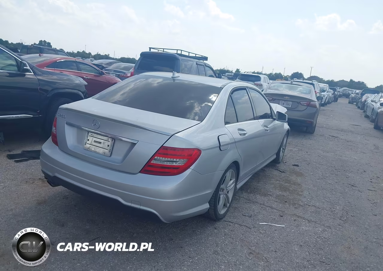 2014 Mercedes-Benz C 250 Sport VIN:WDDGF4HB4EA962495 - 4
