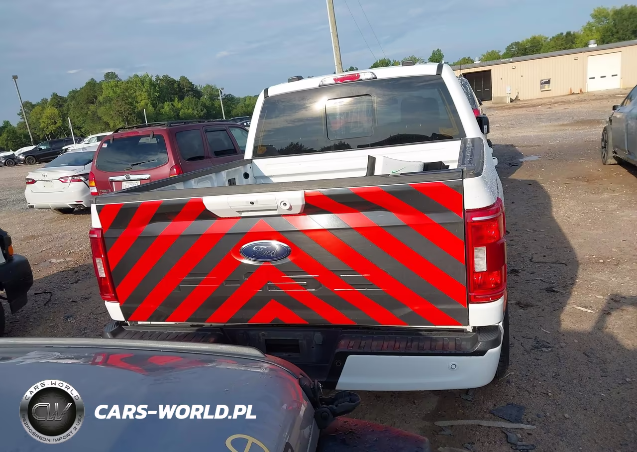 2023 Ford F-150 Xlt VIN:1FTFW1E51PFB23915 - 17