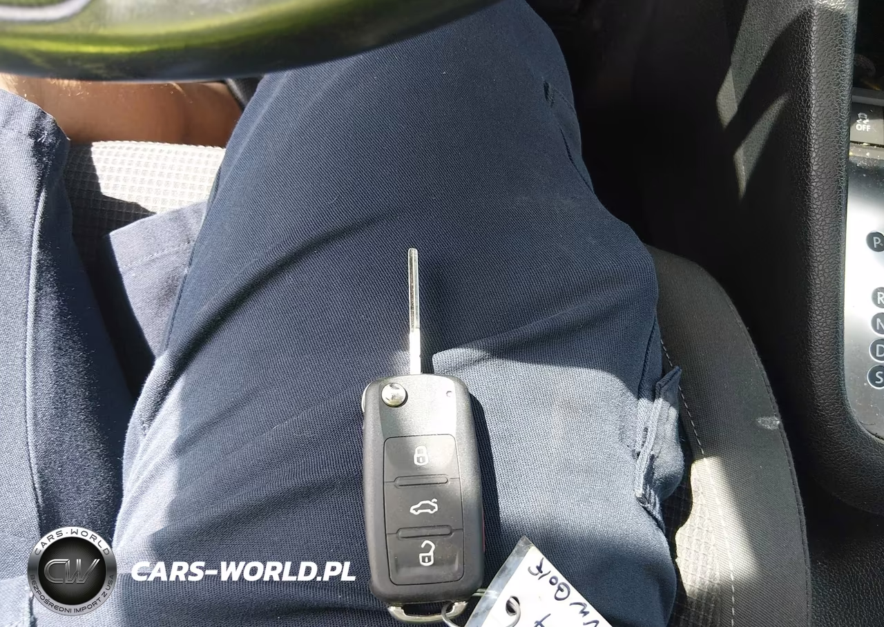 2012 Volkswagen Golf Tdi 4-Door VIN:WVWDM7AJXCW202805 - 11