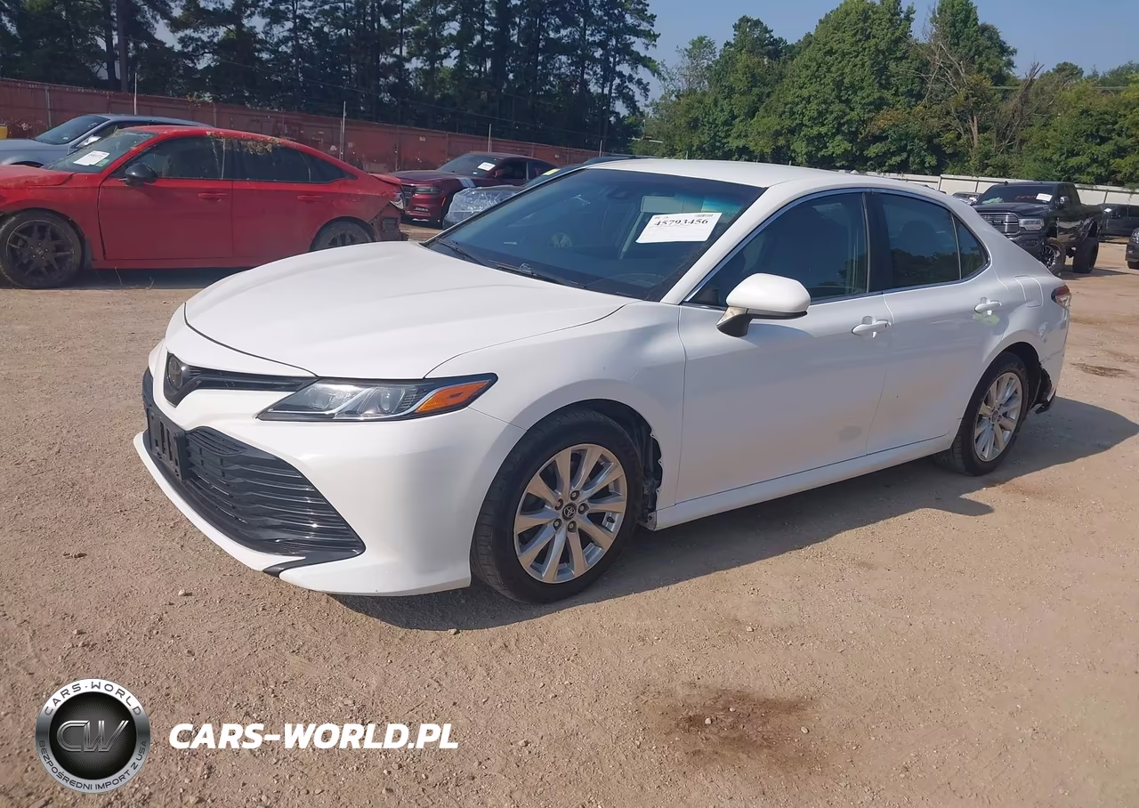 2018 Toyota Camry Le VIN:4T1B11HK1JU011919 - 2