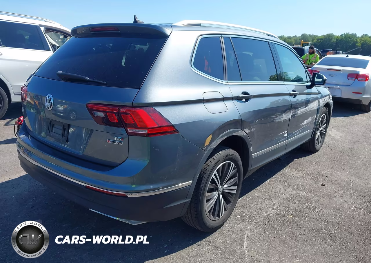 2018 Volkswagen Tiguan VIN:3VV2B7AX4JM120164 - 4