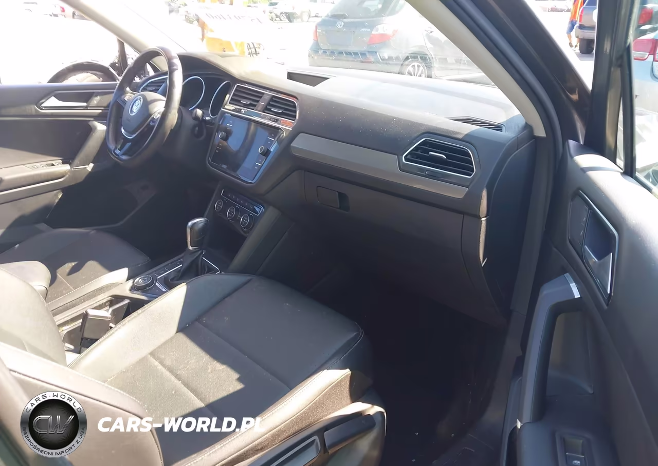 2018 Volkswagen Tiguan VIN:3VV2B7AX4JM120164 - 5