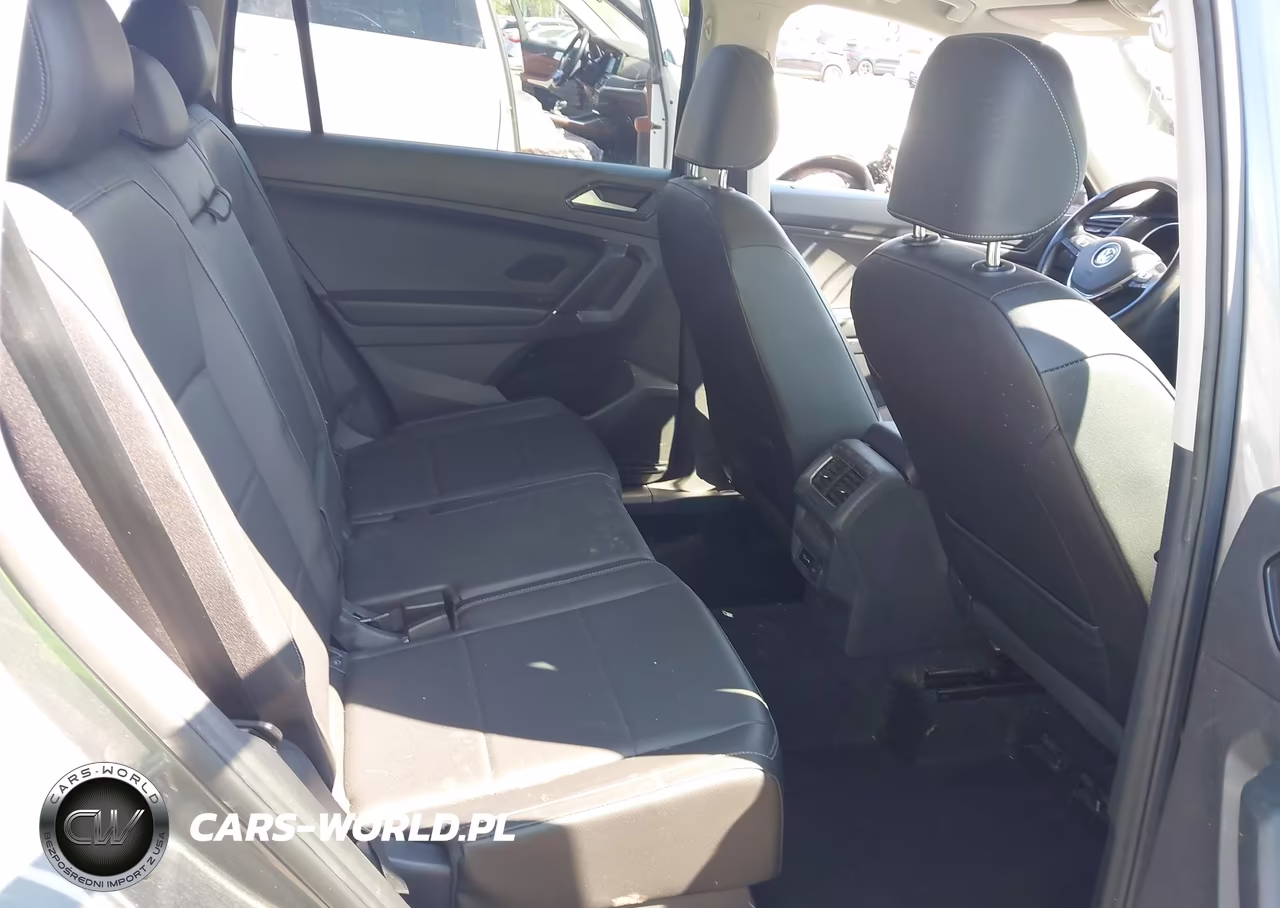 2018 Volkswagen Tiguan VIN:3VV2B7AX4JM120164 - 8