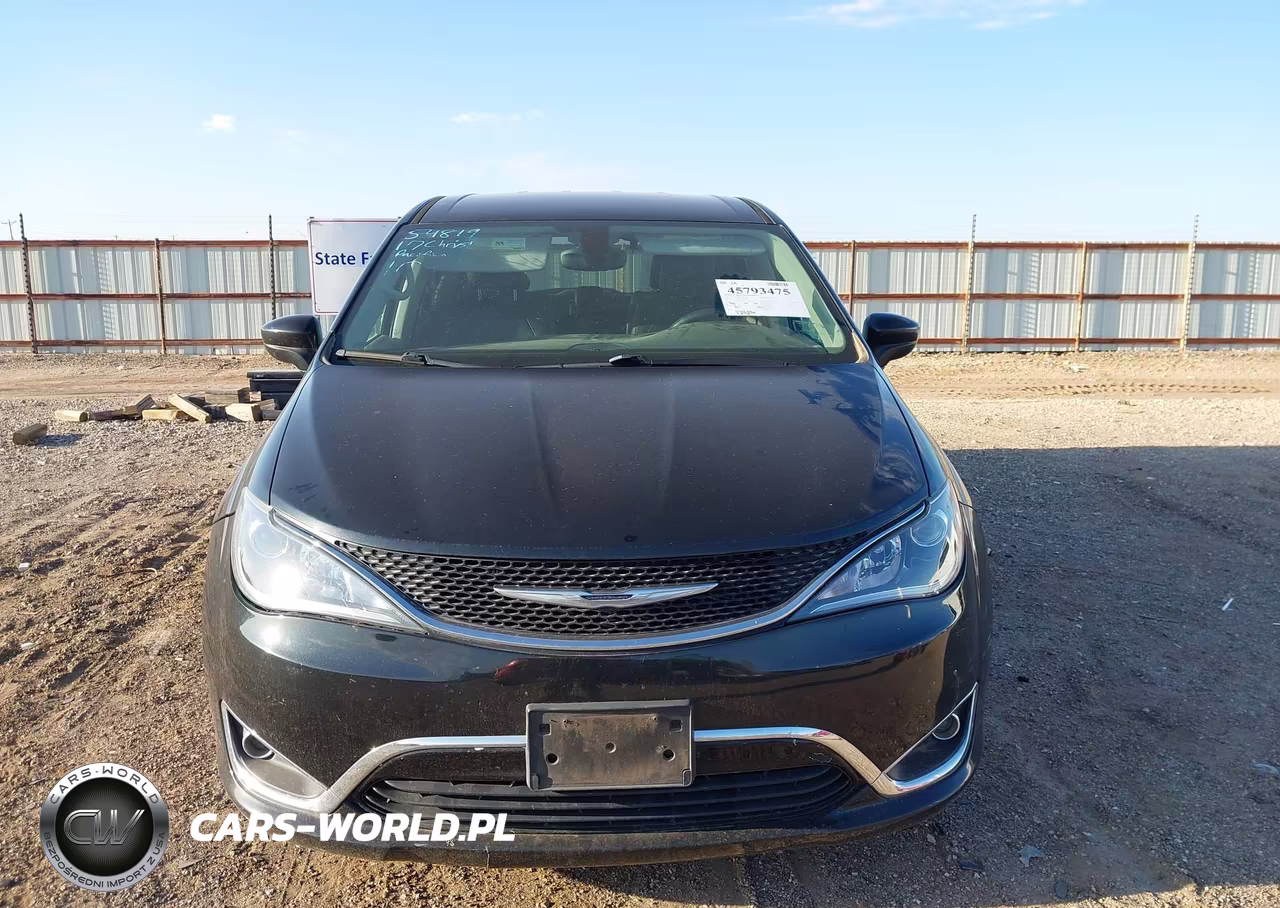 2017 Chrysler Pacifica Touring Plus VIN:2C4RC1BG7HR851082 - 12