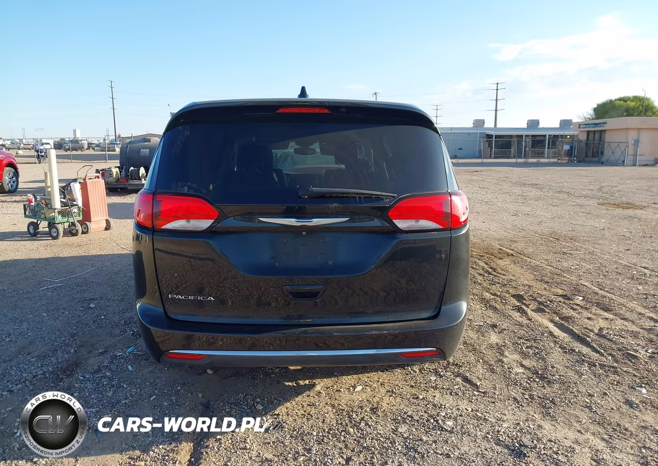 2017 Chrysler Pacifica Touring Plus VIN:2C4RC1BG7HR851082 - 16