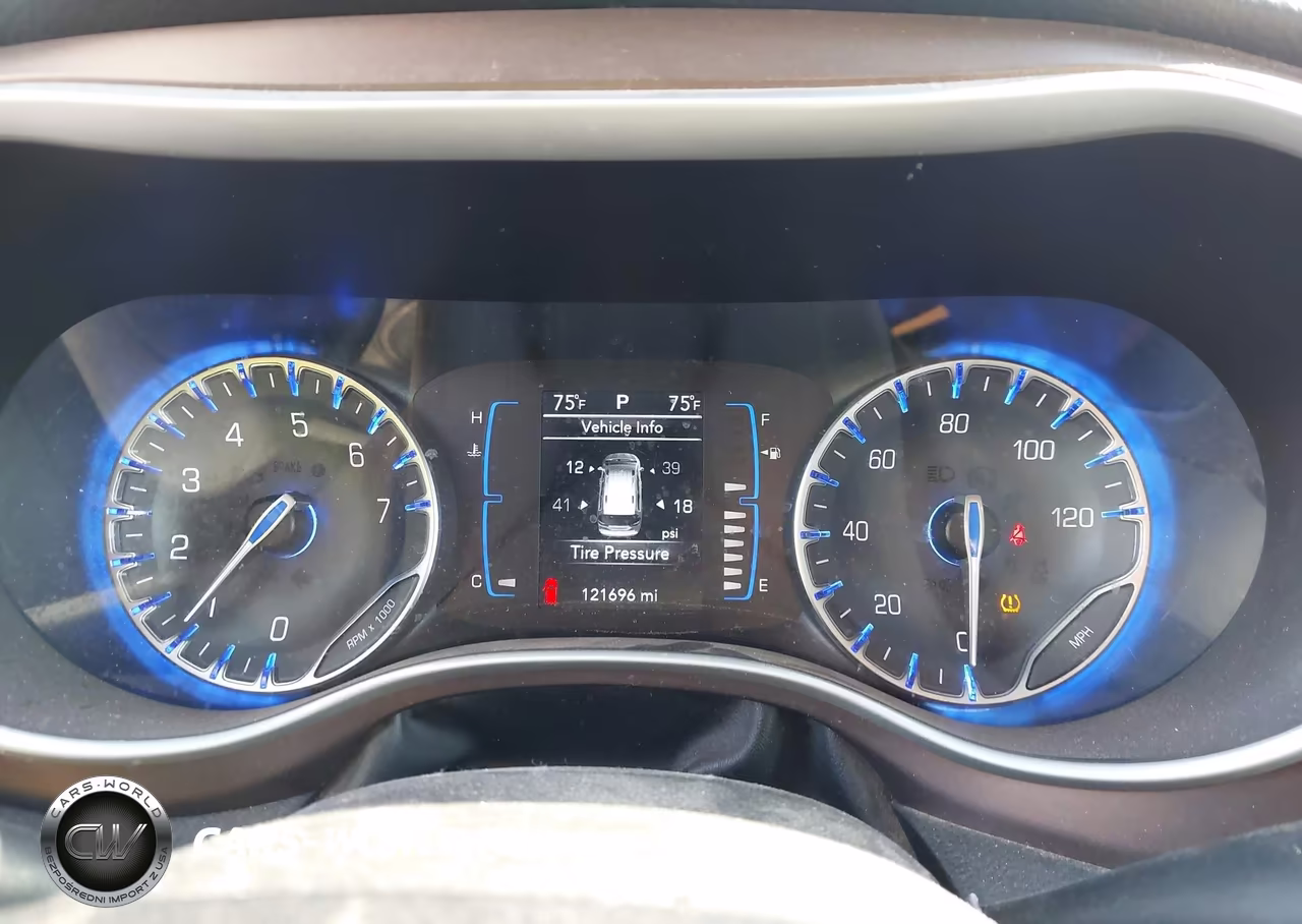 2017 Chrysler Pacifica Touring Plus VIN:2C4RC1BG7HR851082 - 7