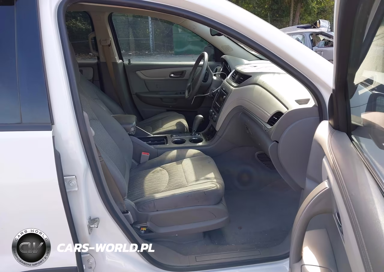 2017 Chevrolet Traverse Ls VIN:1GNKRFKDXHJ148123 - 5