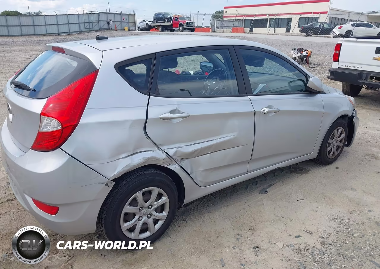 2013 Hyundai Accent Gs VIN:KMHCT5AE9DU137976 - 6