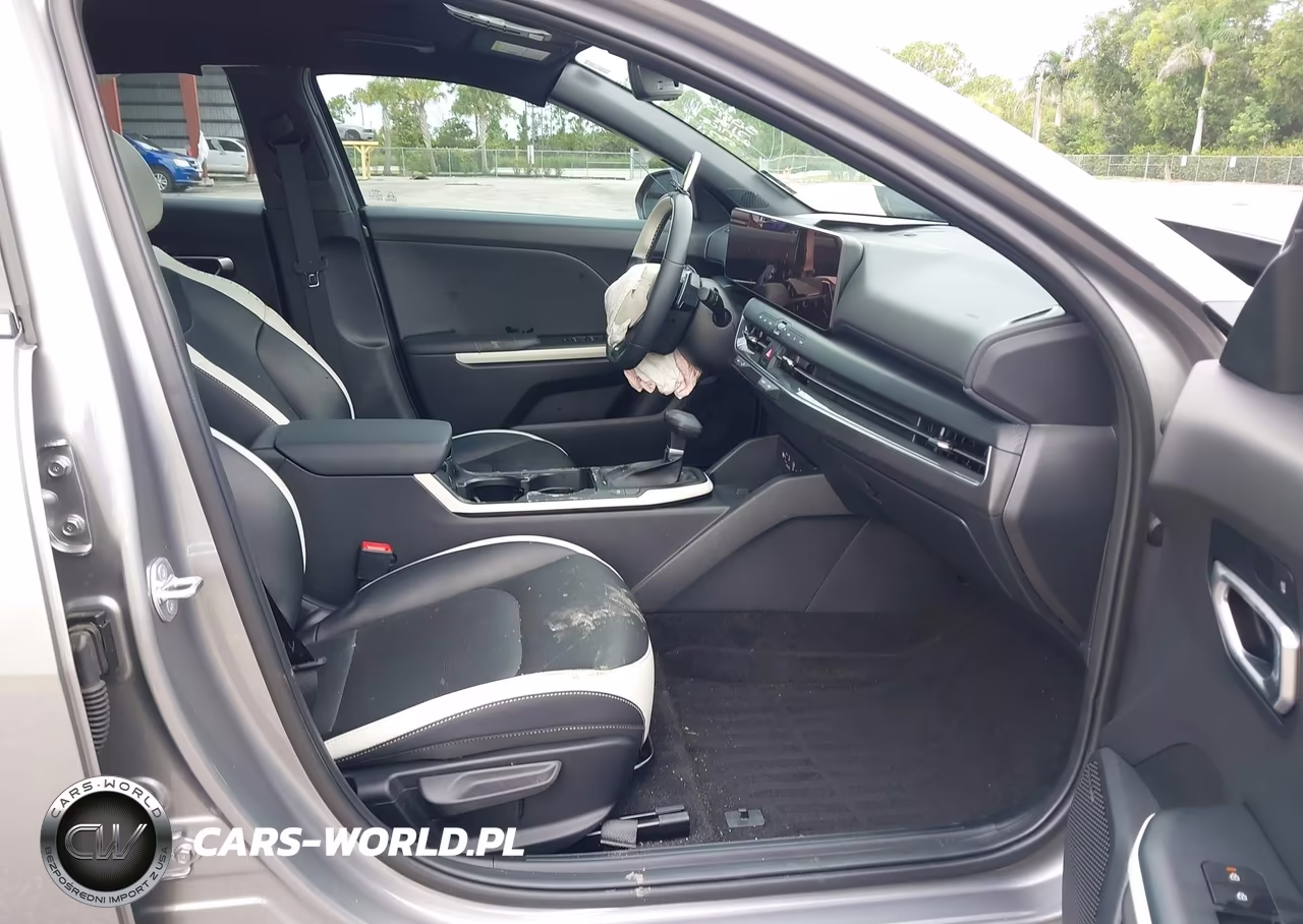2025 Kia K4 Gt-Line Turbo VIN:3KPFW4DCXSE158103 - 5