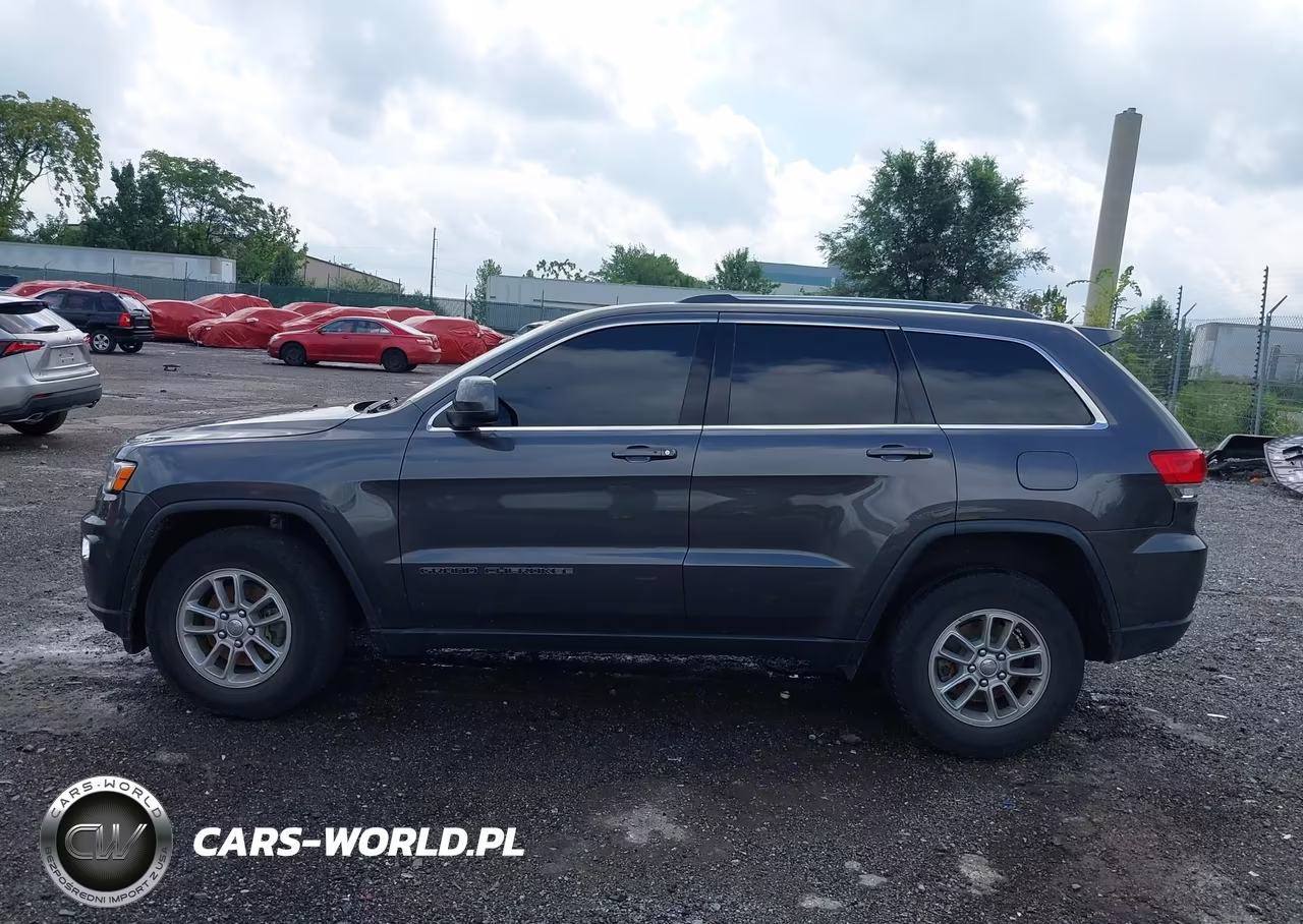 2018 Jeep Grand Cherokee Laredo E 4X4 VIN:1C4RJFAG9JC506946 - 14