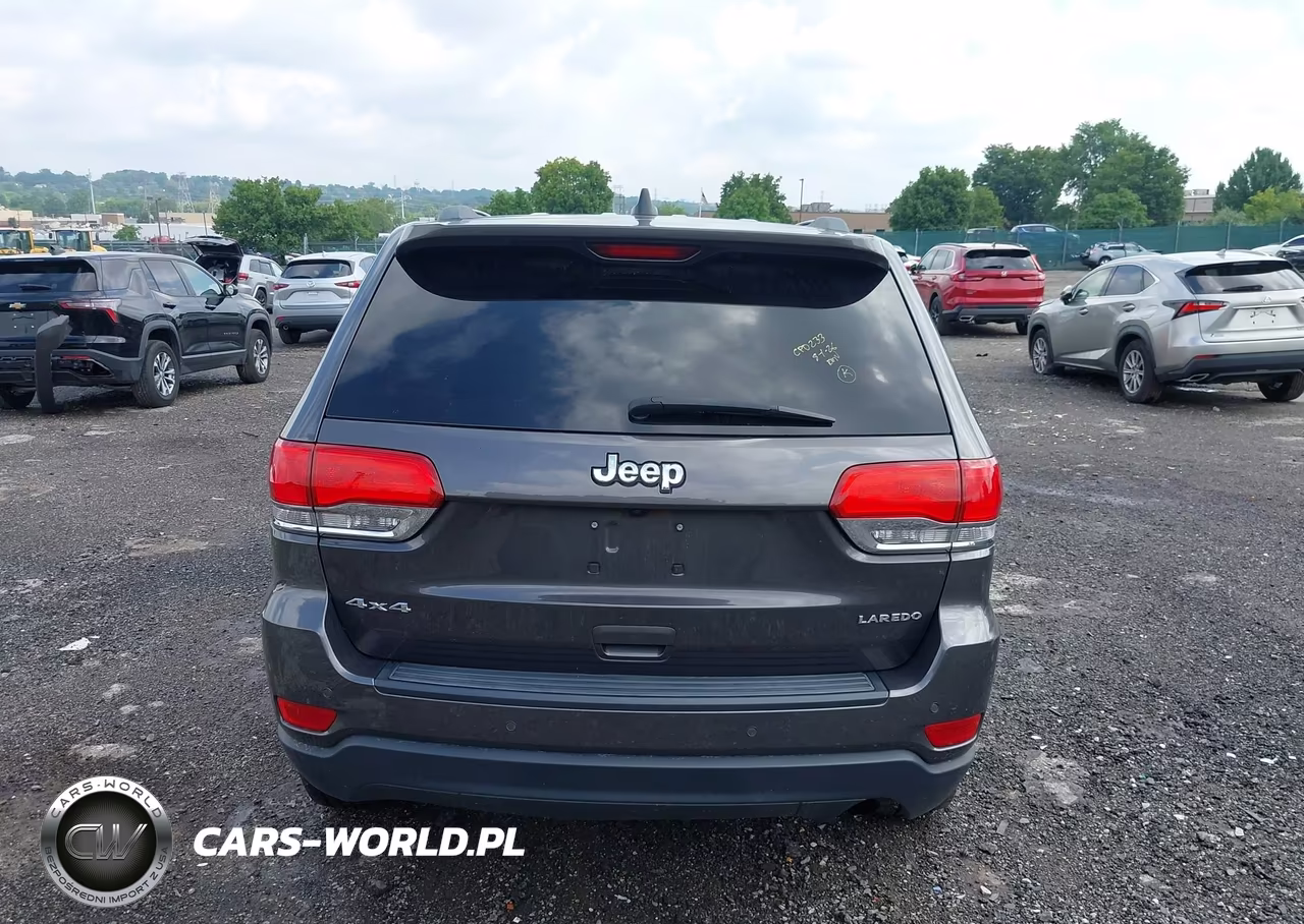 2018 Jeep Grand Cherokee Laredo E 4X4 VIN:1C4RJFAG9JC506946 - 16