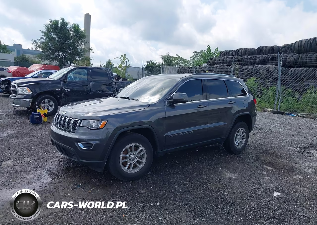 2018 Jeep Grand Cherokee Laredo E 4X4 VIN:1C4RJFAG9JC506946 - 2