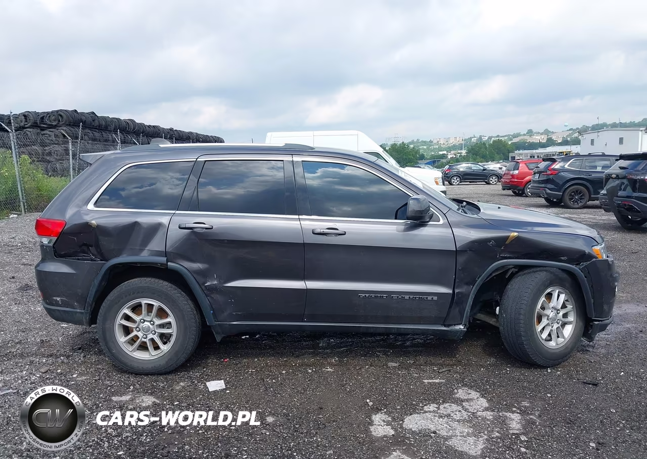 2018 Jeep Grand Cherokee Laredo E 4X4 VIN:1C4RJFAG9JC506946 - 6