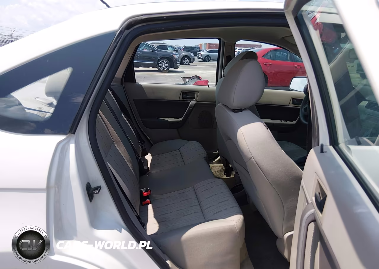 2010 Ford Focus Se VIN:1FAHP3FN1AW234798 - 8
