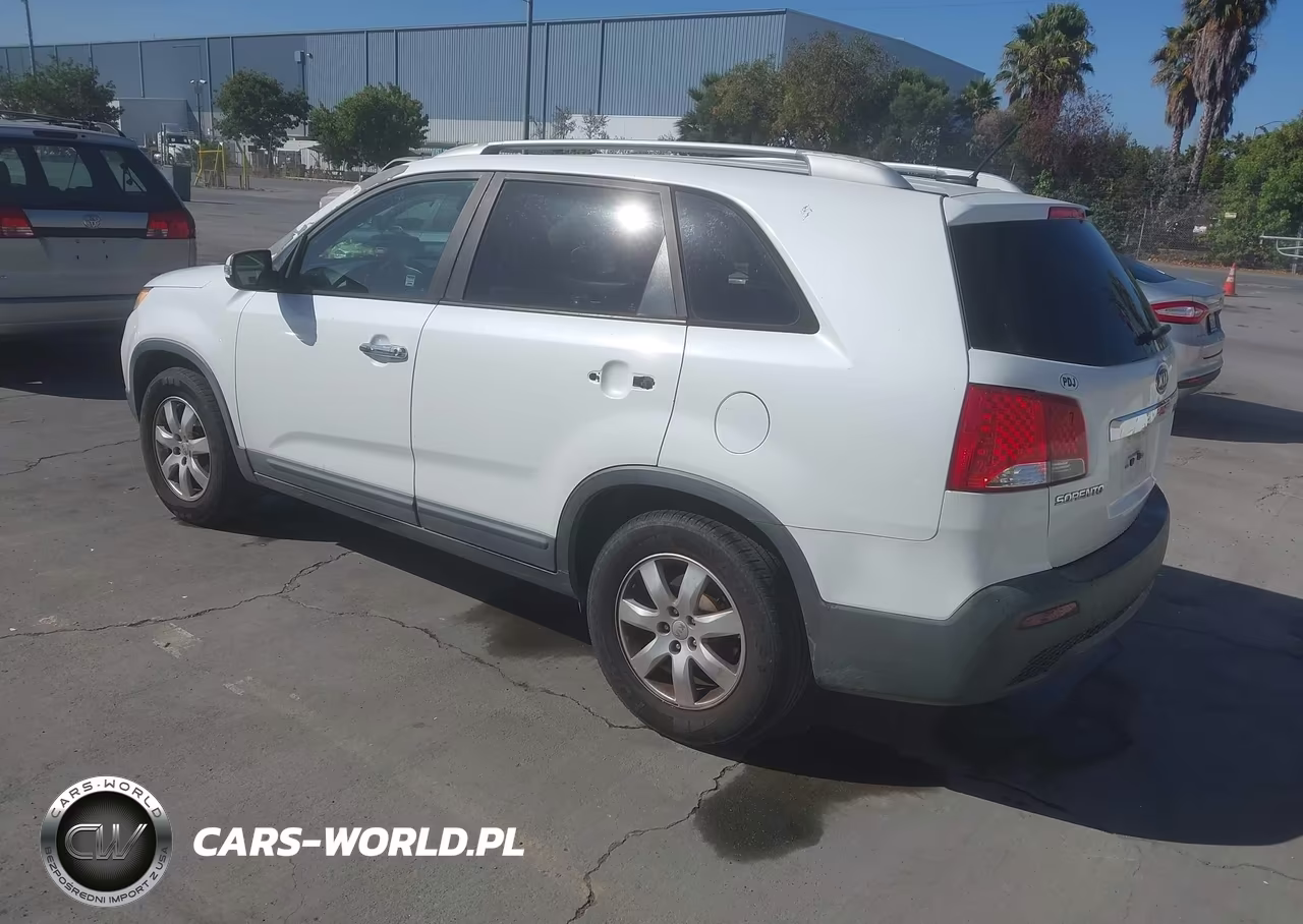 2013 Kia Sorento Lx V6 VIN:5XYKT4A20DG349280 - 3