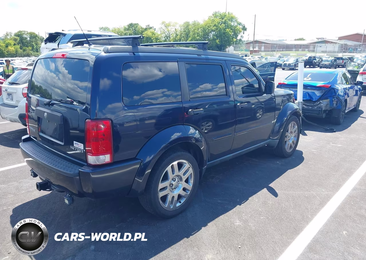 2011 Dodge Nitro Heat VIN:1D4PT4GK3BW522581 - 4