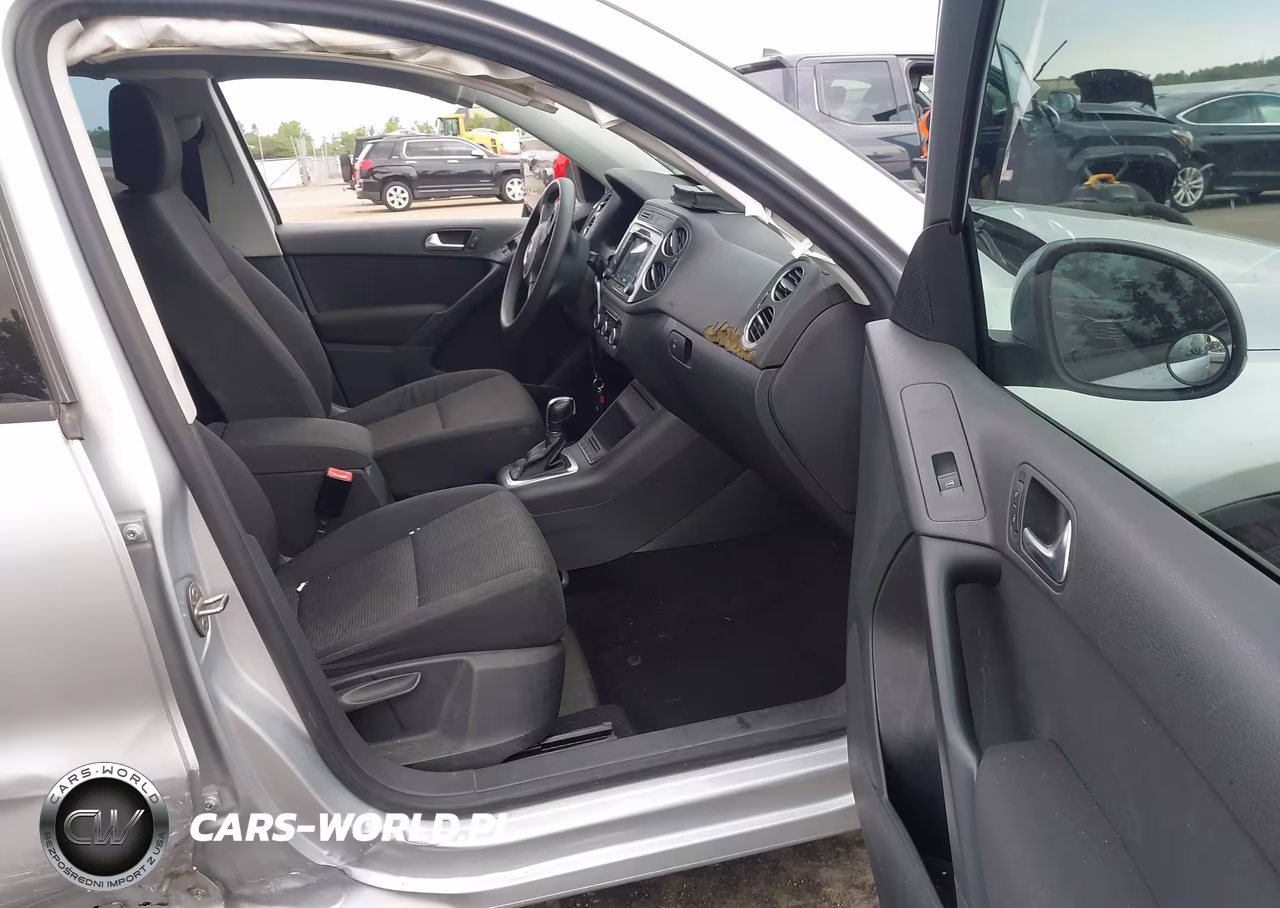 2012 Volkswagen Tiguan S VIN:WVGBV7AX5CW563735 - 5