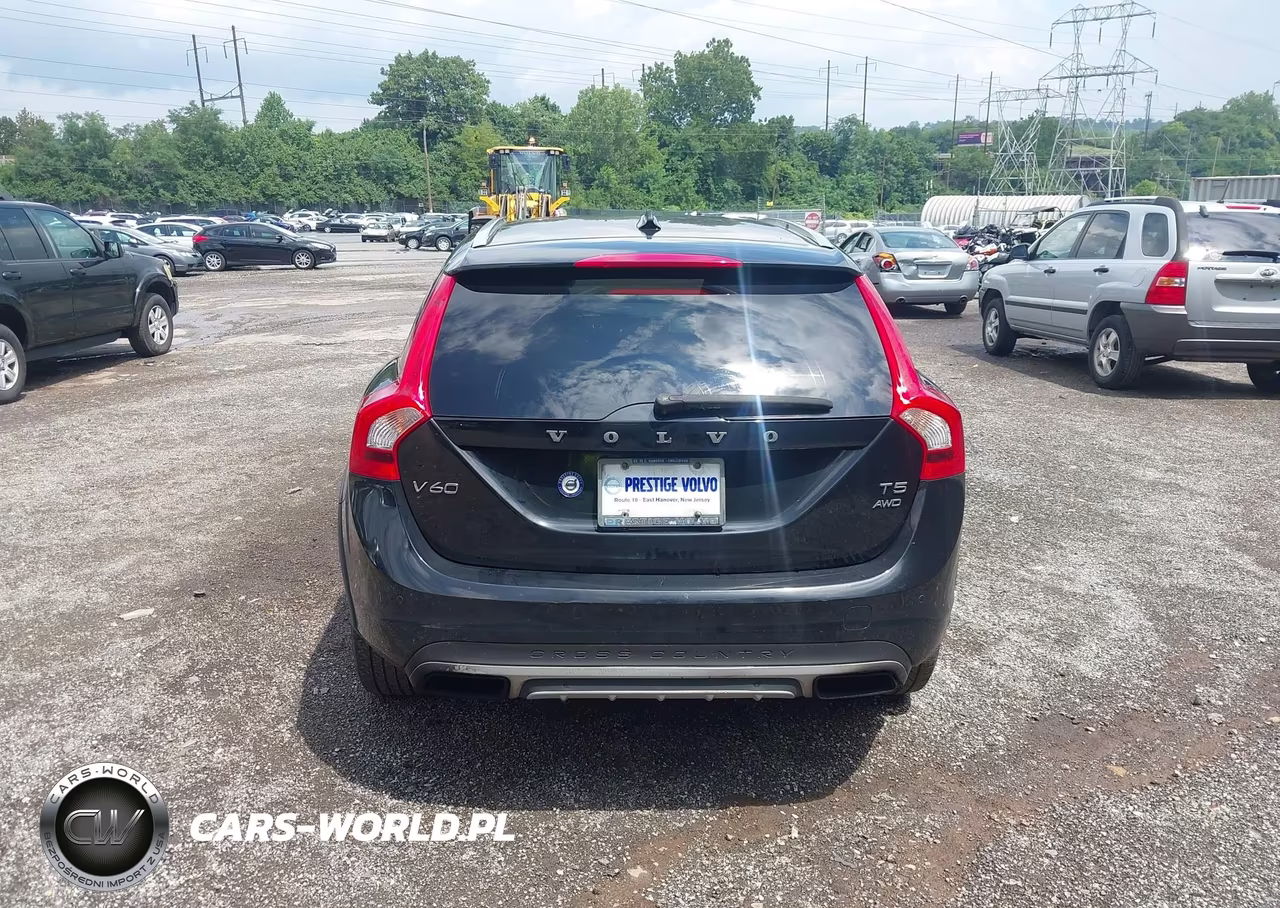 2016 Volvo V60 Cross Country T5 VIN:YV4612HK5G1003132 - 16