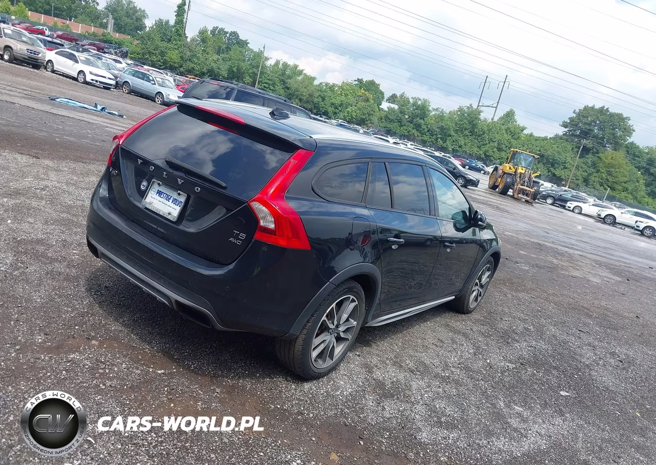 2016 Volvo V60 Cross Country T5 VIN:YV4612HK5G1003132 - 4