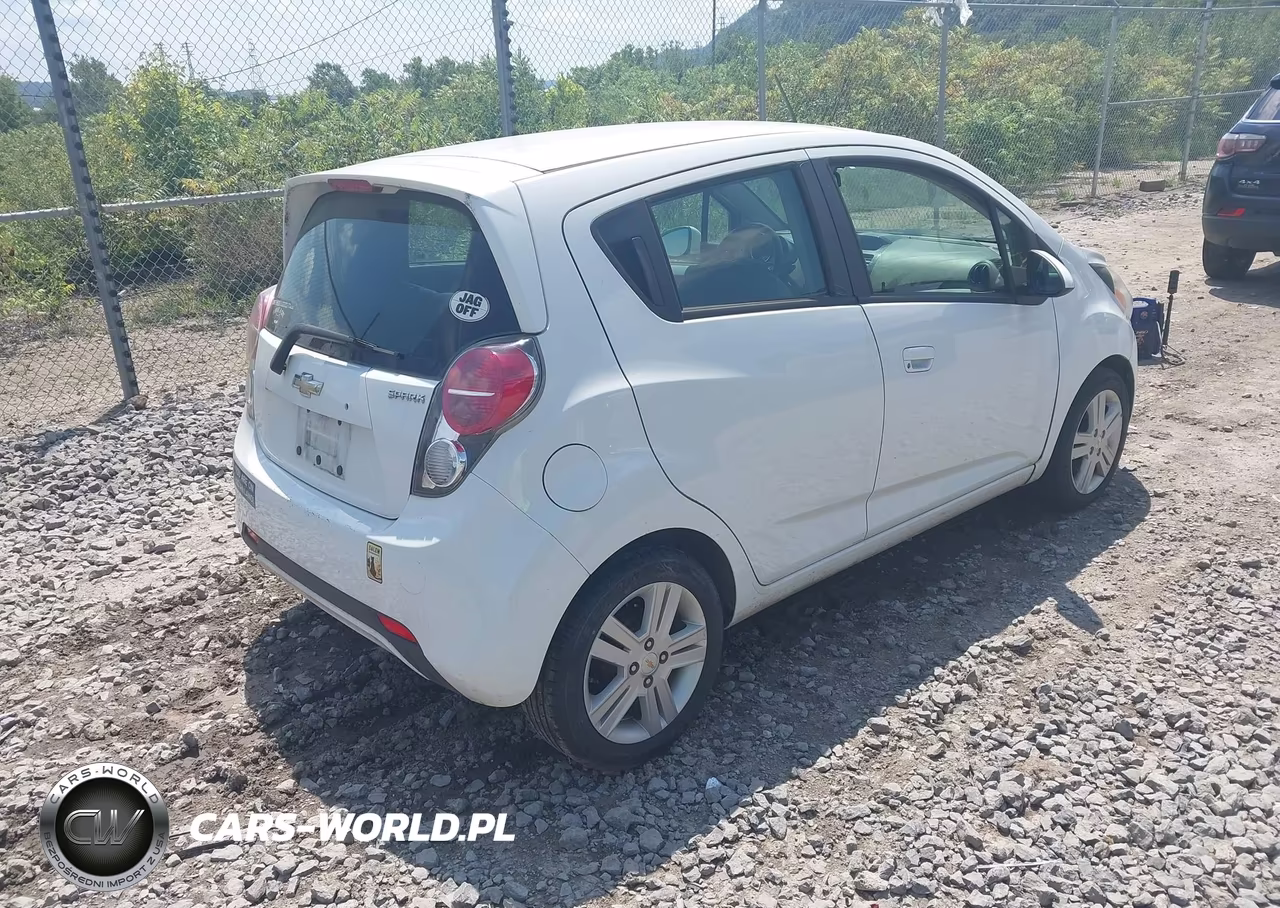 2015 Chevrolet Spark Ls Cvt VIN:KL8CB6S96FC753389 - 4