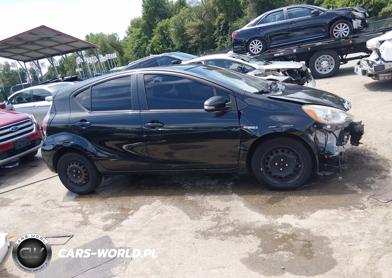 2016 Toyota Prius C Two VIN:JTDKDTB38G1121627 - 14