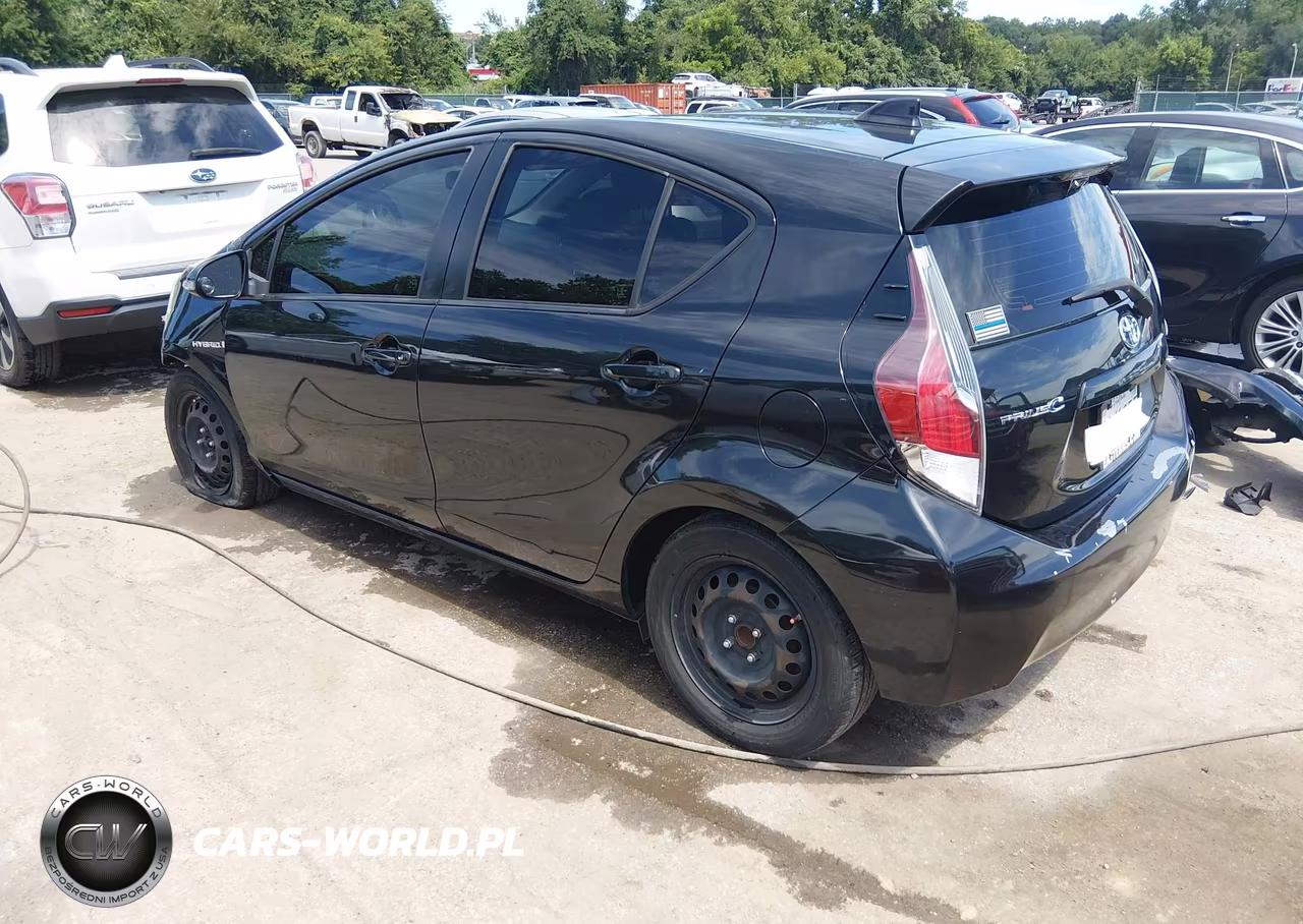 2016 Toyota Prius C Two VIN:JTDKDTB38G1121627 - 3