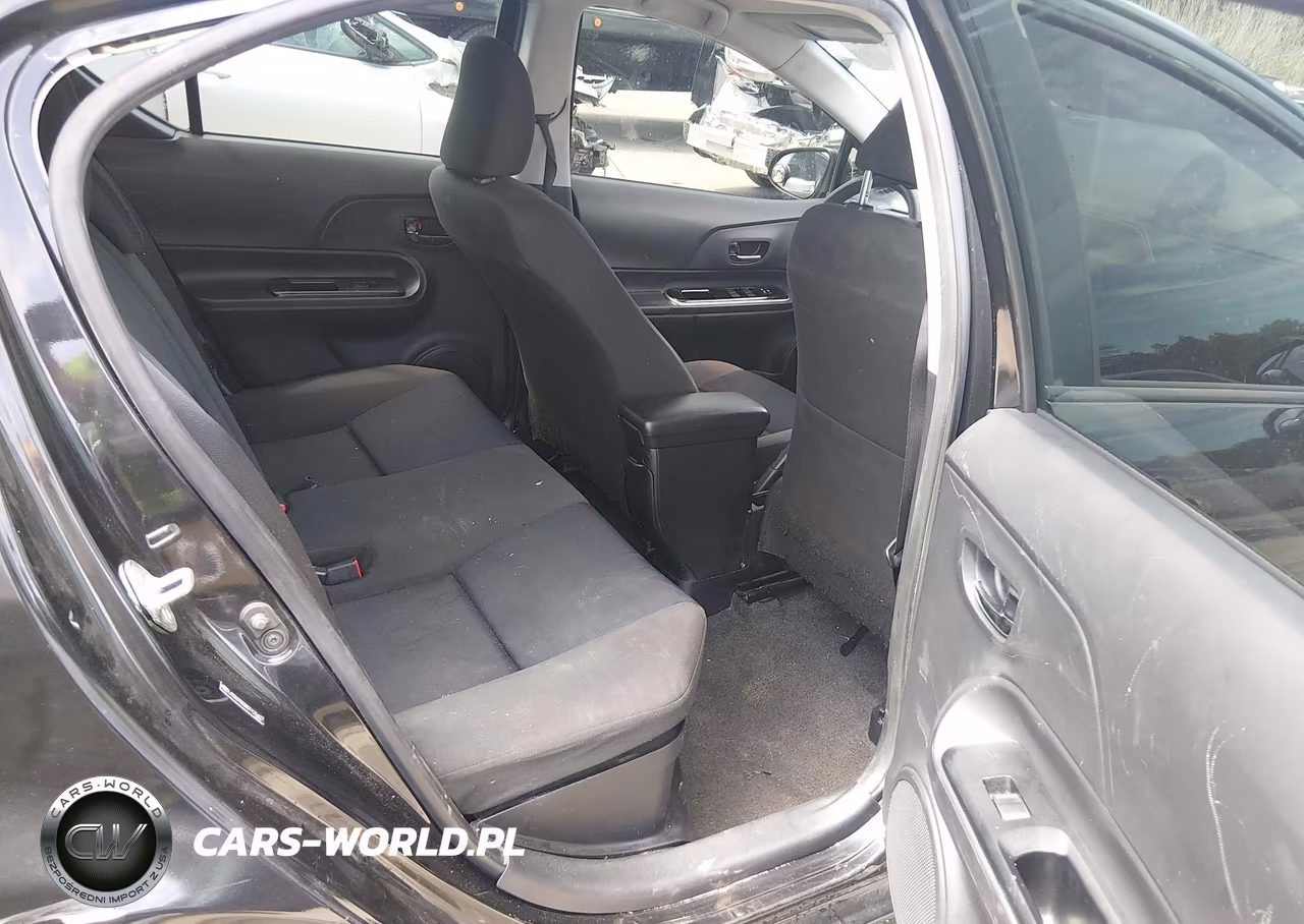 2016 Toyota Prius C Two VIN:JTDKDTB38G1121627 - 8
