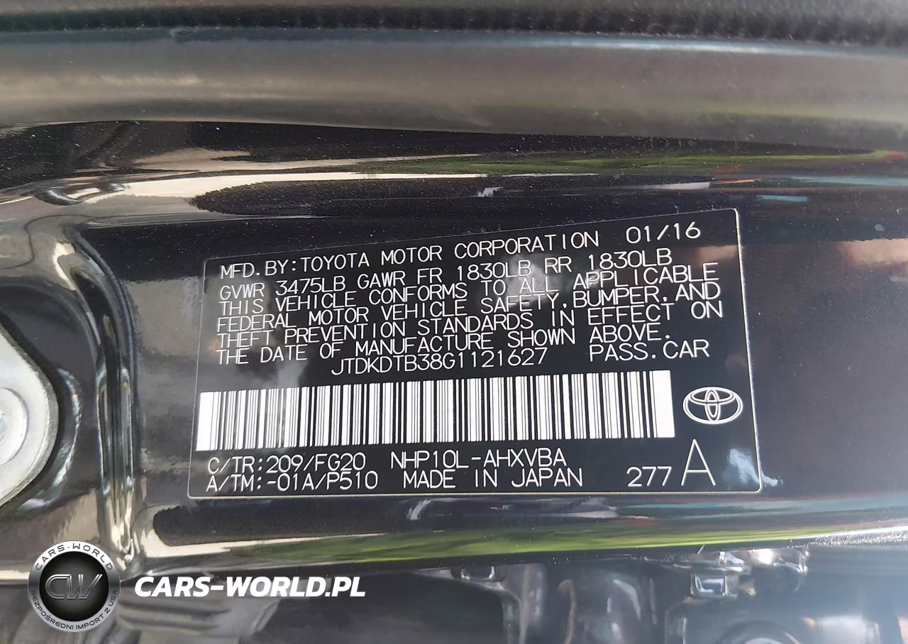 2016 Toyota Prius C Two VIN:JTDKDTB38G1121627 - 9