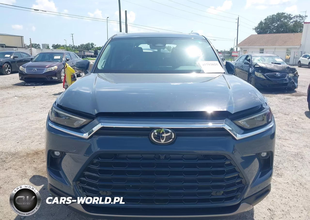 2026 Toyota Grand Highlander Hybrid Limited VIN:5TDACAB55TS098082 - 11