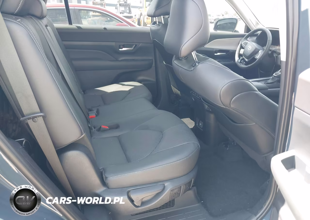 2026 Toyota Grand Highlander Hybrid Limited VIN:5TDACAB55TS098082 - 8