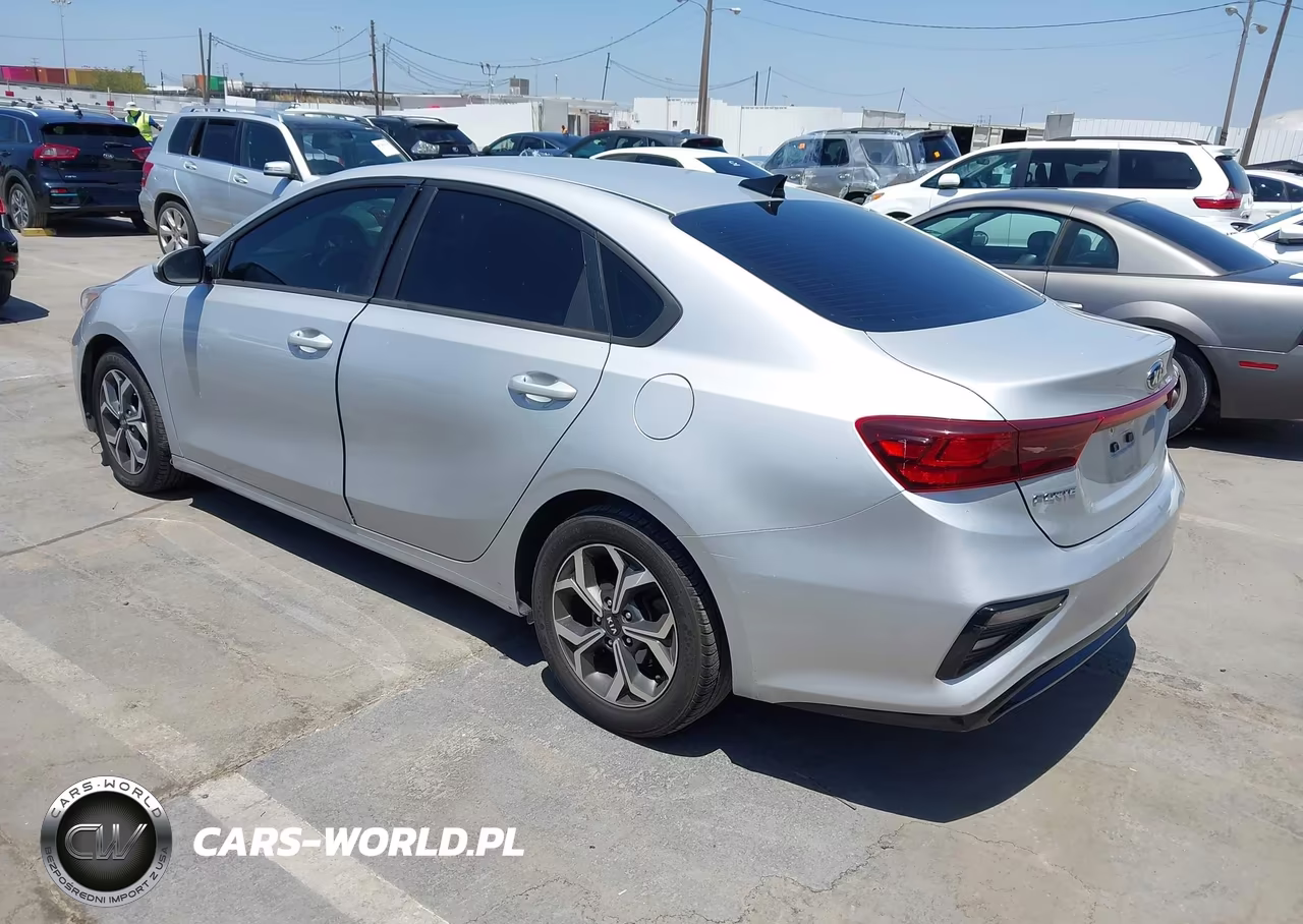 2021 Kia Forte Lxs VIN:3KPF24AD9ME323814 - 3