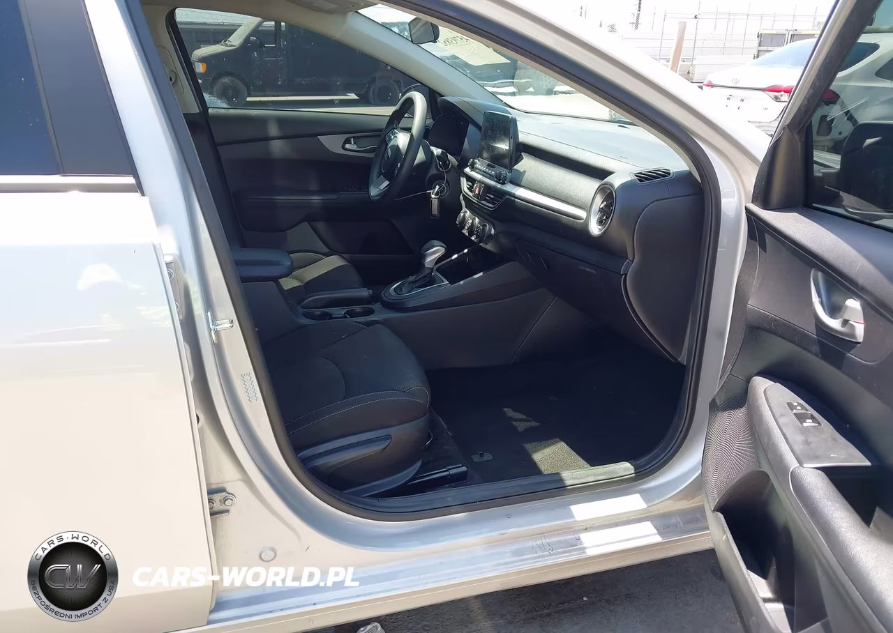 2021 Kia Forte Lxs VIN:3KPF24AD9ME323814 - 5