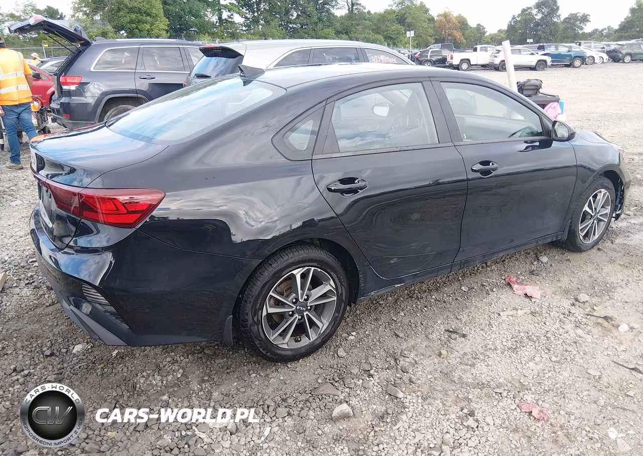 2024 Kia Forte Lxs VIN:3KPF24AD8RE806752 - 4