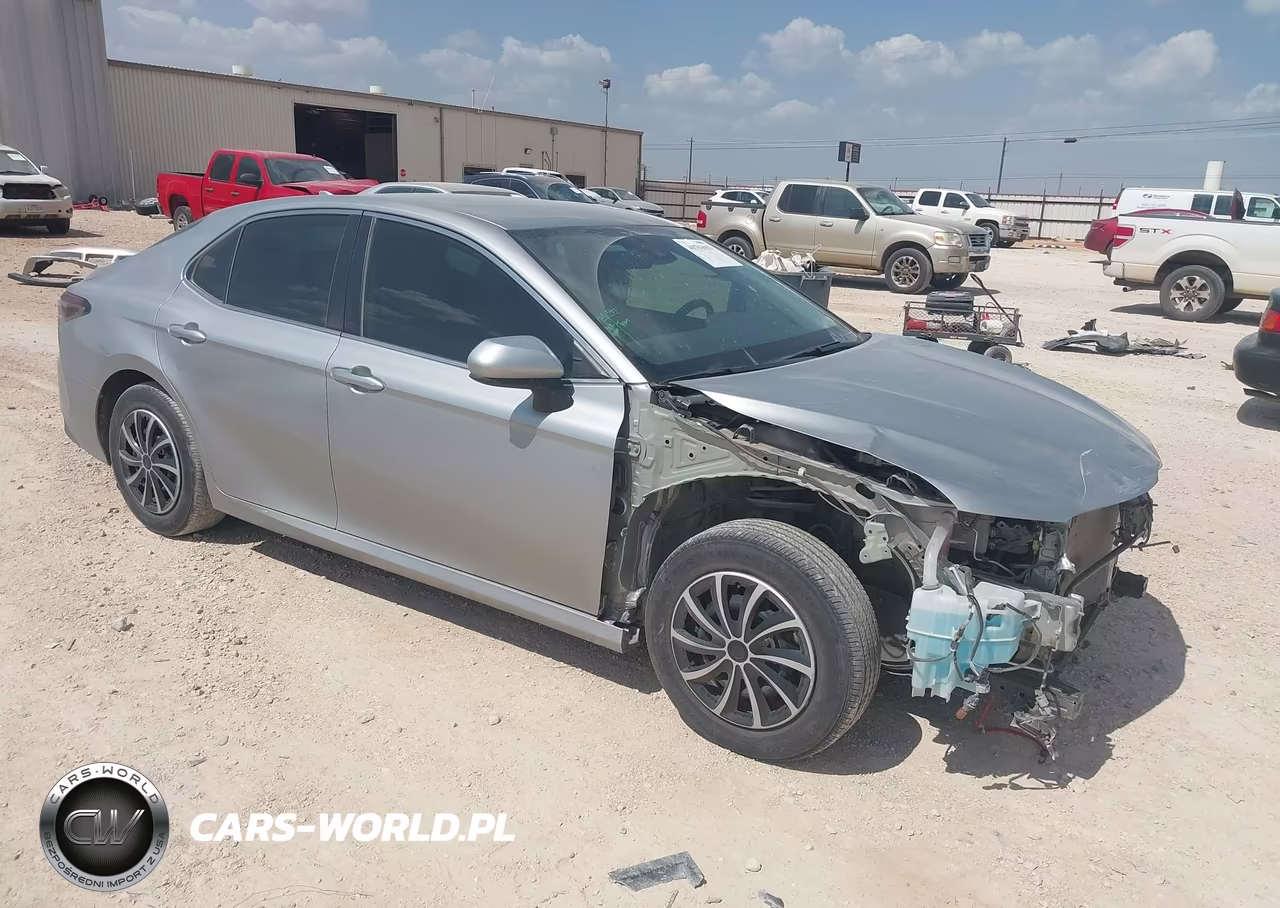 2024 Toyota Camry Hybrid Le