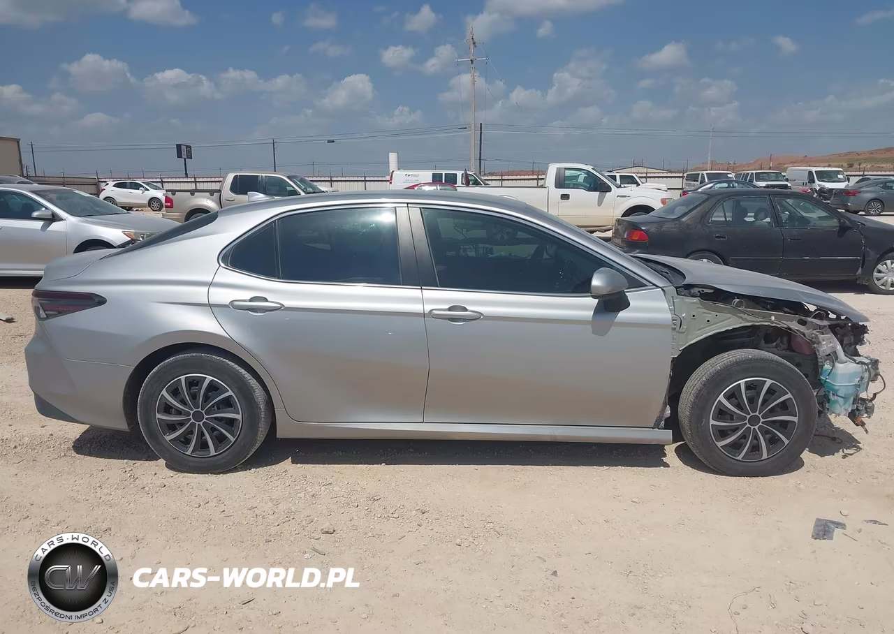 2024 Toyota Camry Hybrid Le VIN:4T1C31AK5RU070394 - 13