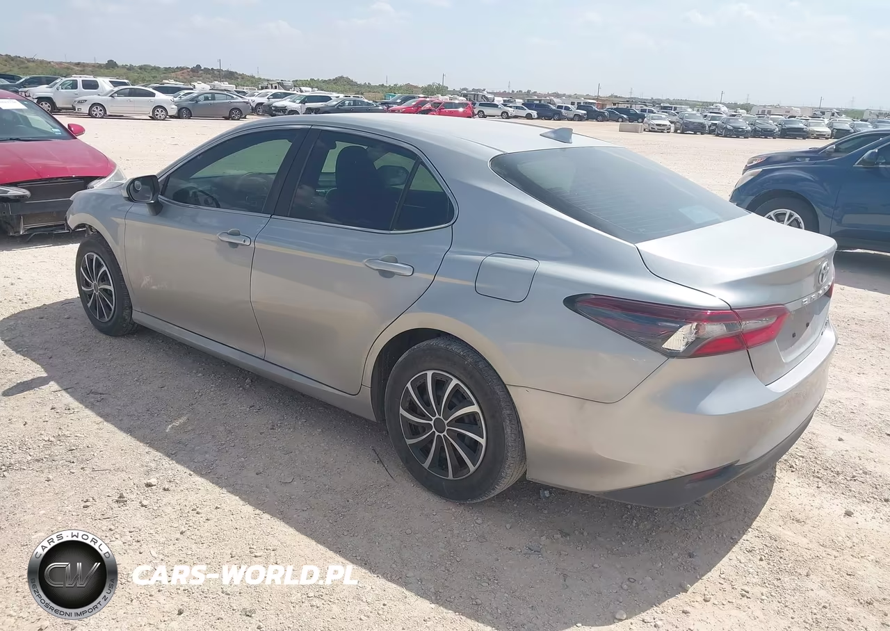 2024 Toyota Camry Hybrid Le VIN:4T1C31AK5RU070394 - 3