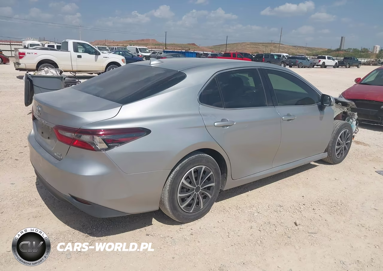 2024 Toyota Camry Hybrid Le VIN:4T1C31AK5RU070394 - 4