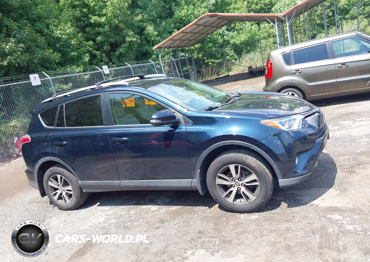 2018 Toyota Rav4 Xle VIN:JTMRFREVXJJ722778 - 13