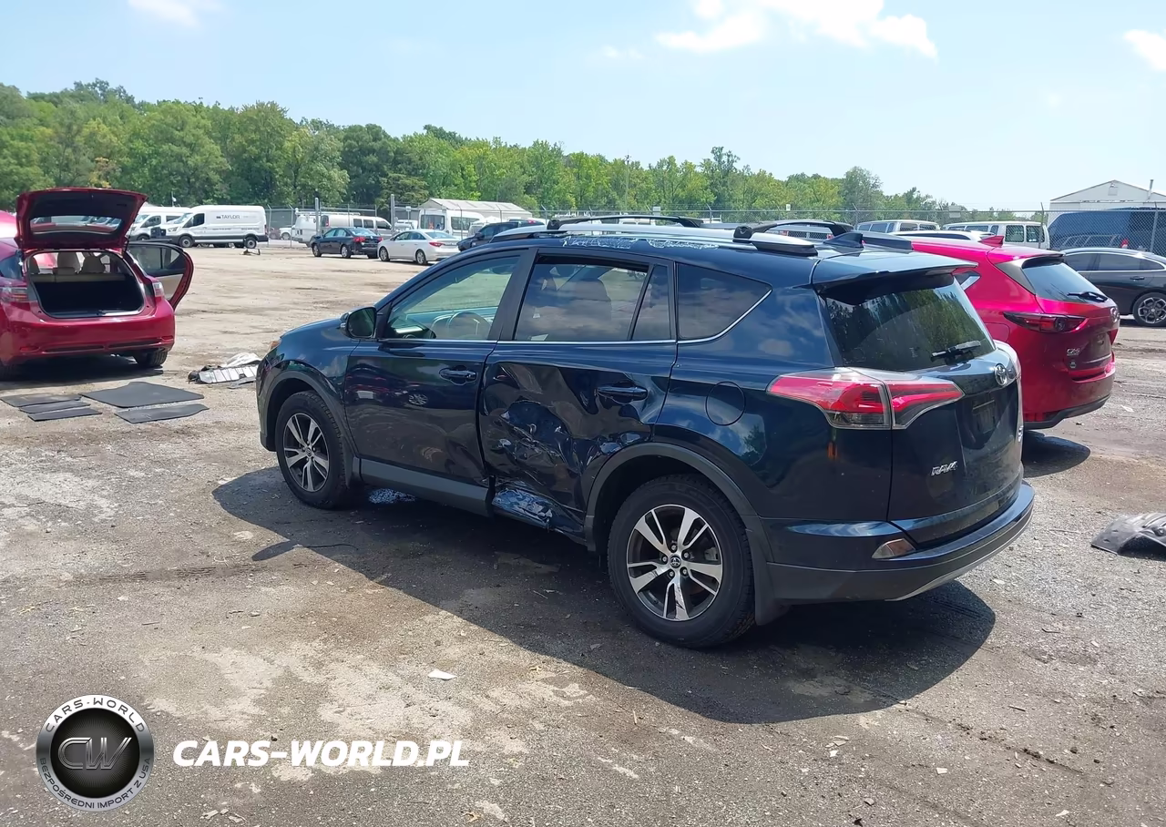 2018 Toyota Rav4 Xle VIN:JTMRFREVXJJ722778 - 3