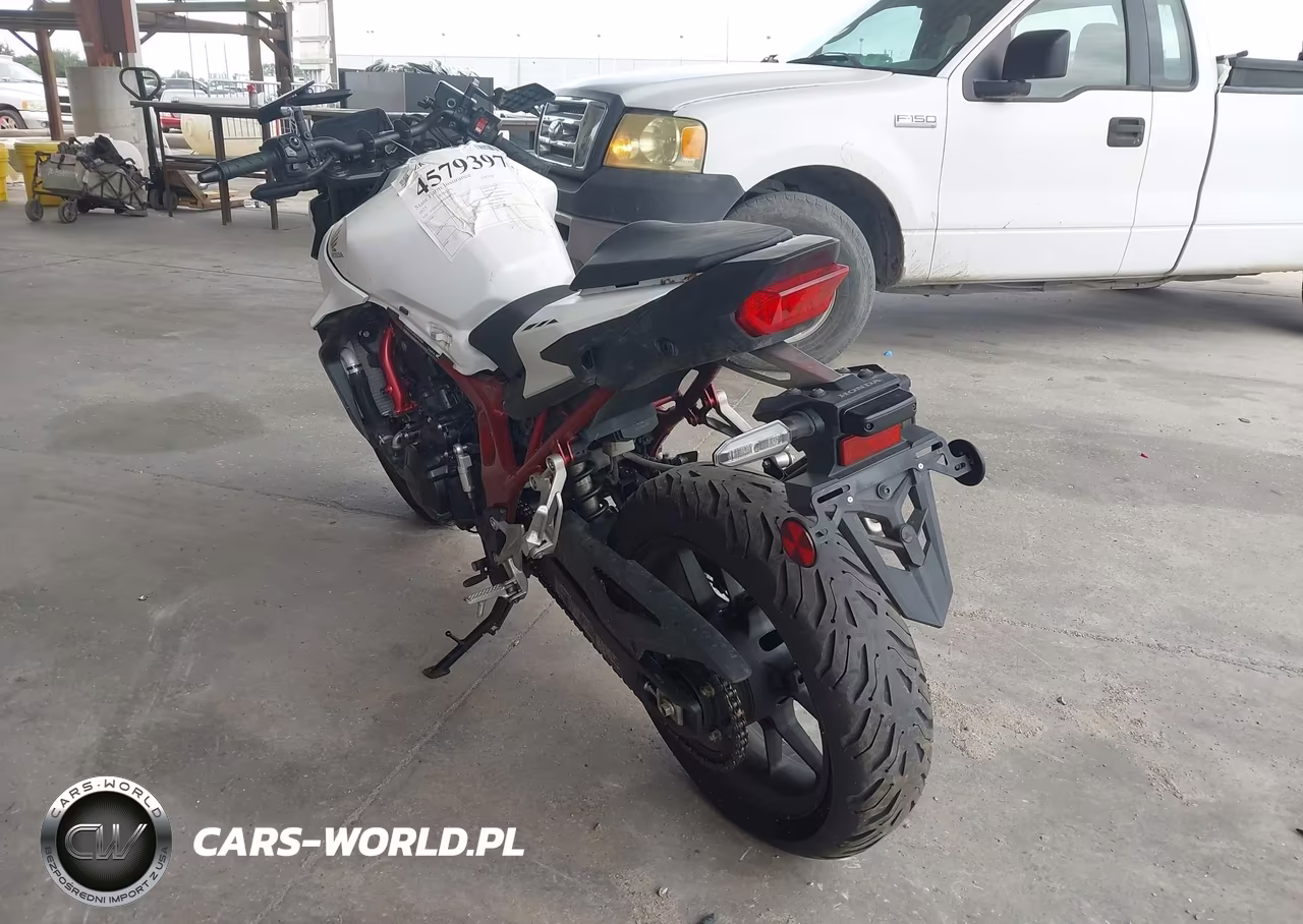 2025 Honda Cb750 A VIN:JH2RH2406SK000976 - 3