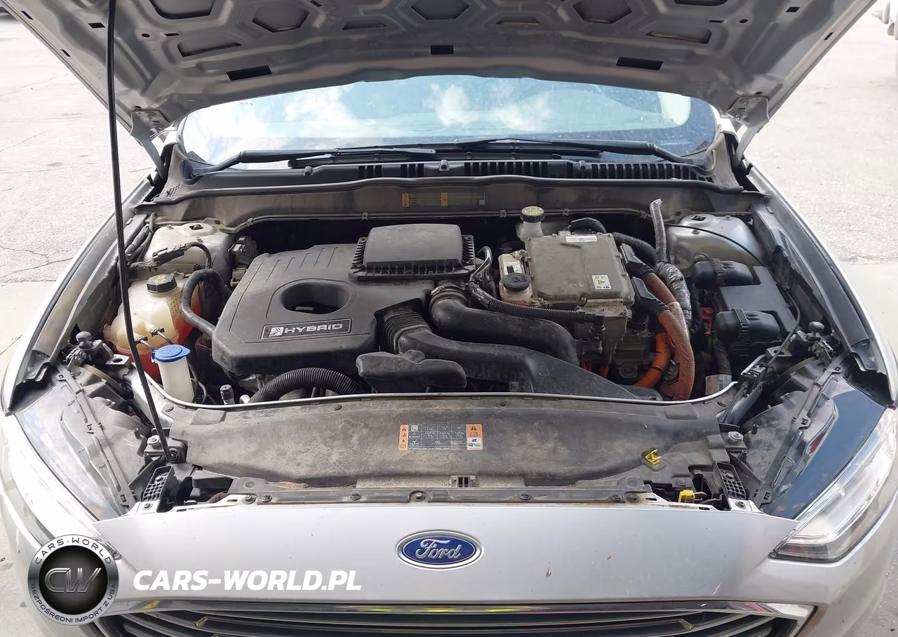 2018 Ford Fusion Hybrid S VIN:3FA6P0UU3JR279132 - 10
