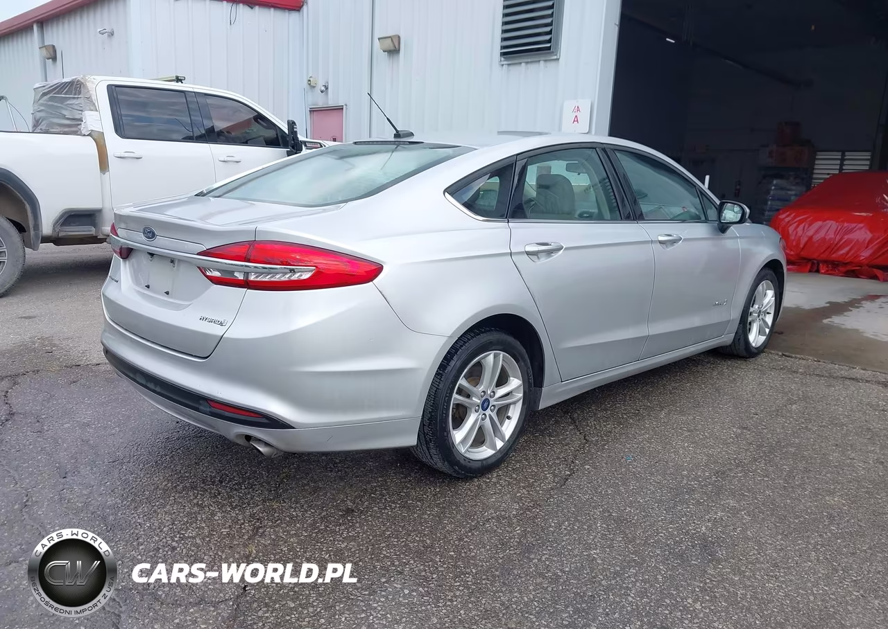 2018 Ford Fusion Hybrid S VIN:3FA6P0UU3JR279132 - 4