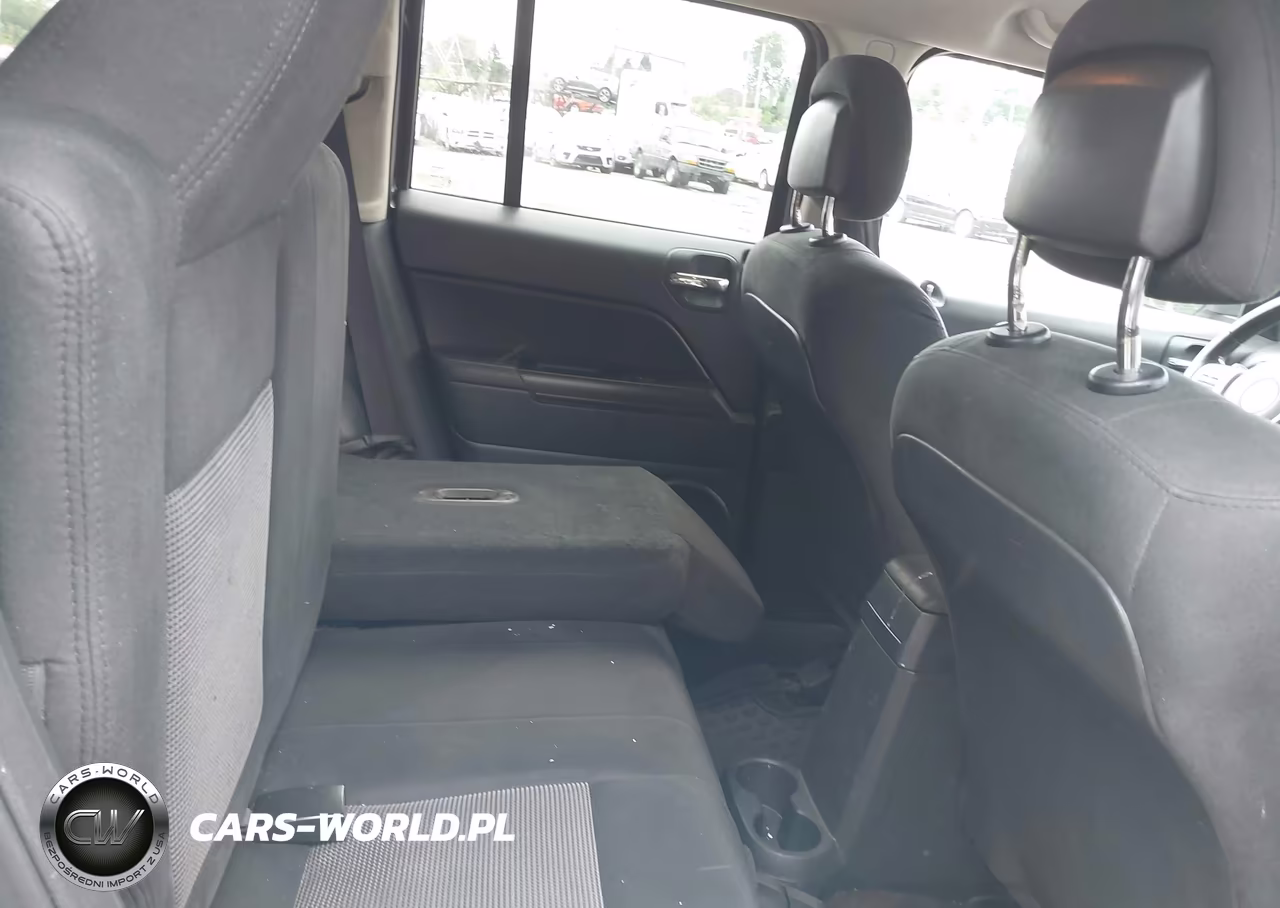 2015 Jeep Patriot Latitude VIN:1C4NJPFA9FD273516 - 8