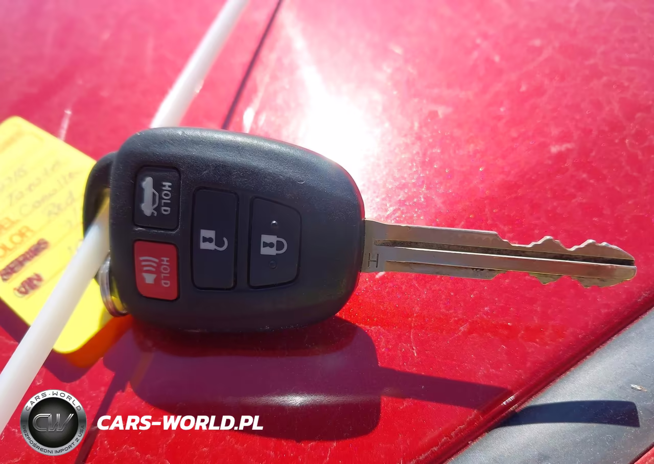 2018 Toyota Corolla Le VIN:5YFBURHE7JP829396 - 11