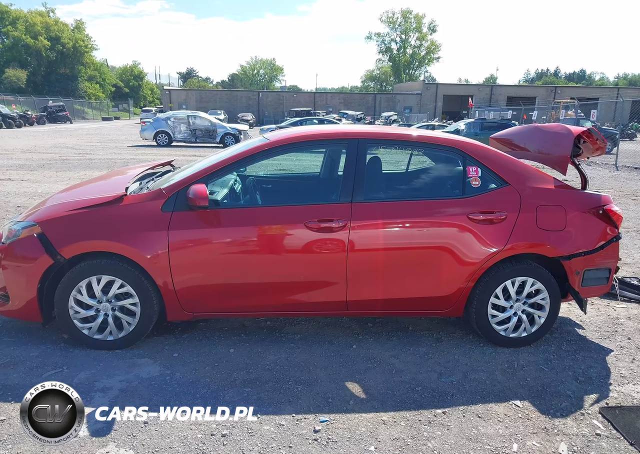 2018 Toyota Corolla Le VIN:5YFBURHE7JP829396 - 15