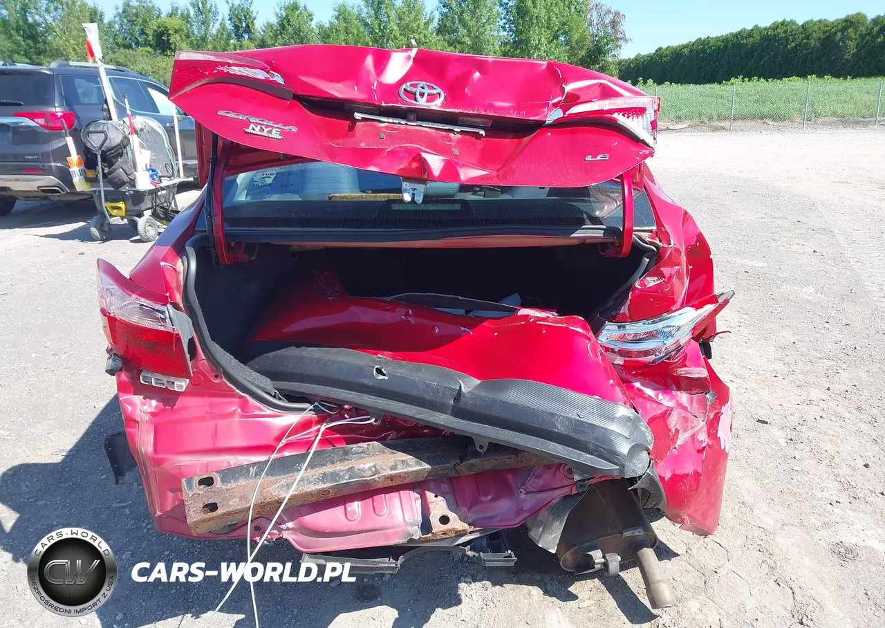 2018 Toyota Corolla Le VIN:5YFBURHE7JP829396 - 17