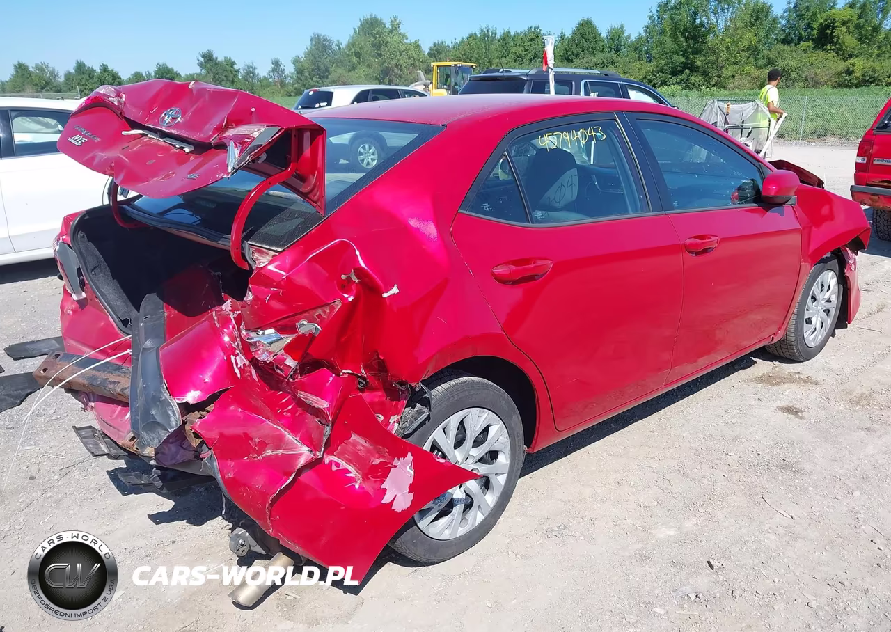 2018 Toyota Corolla Le VIN:5YFBURHE7JP829396 - 4