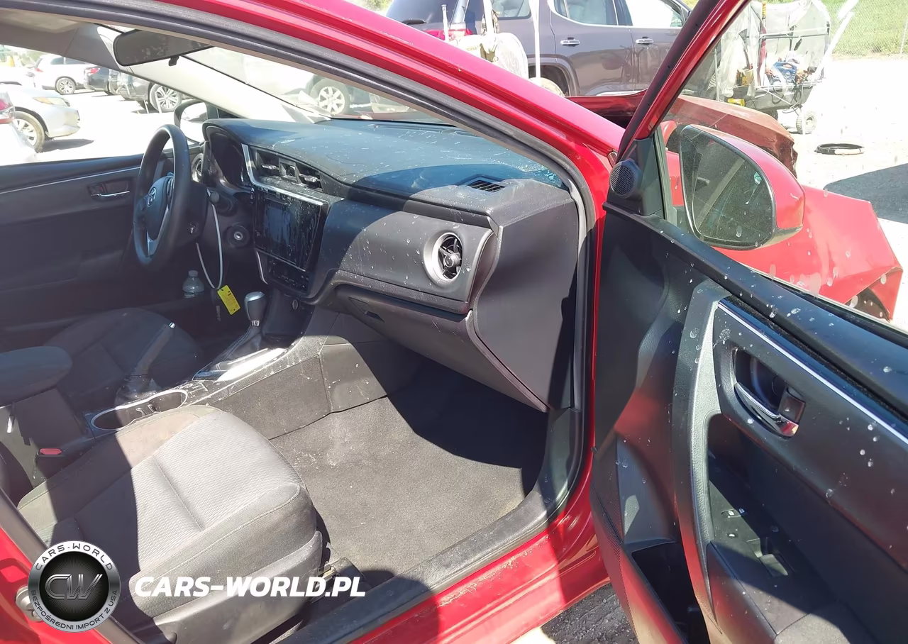 2018 Toyota Corolla Le VIN:5YFBURHE7JP829396 - 5