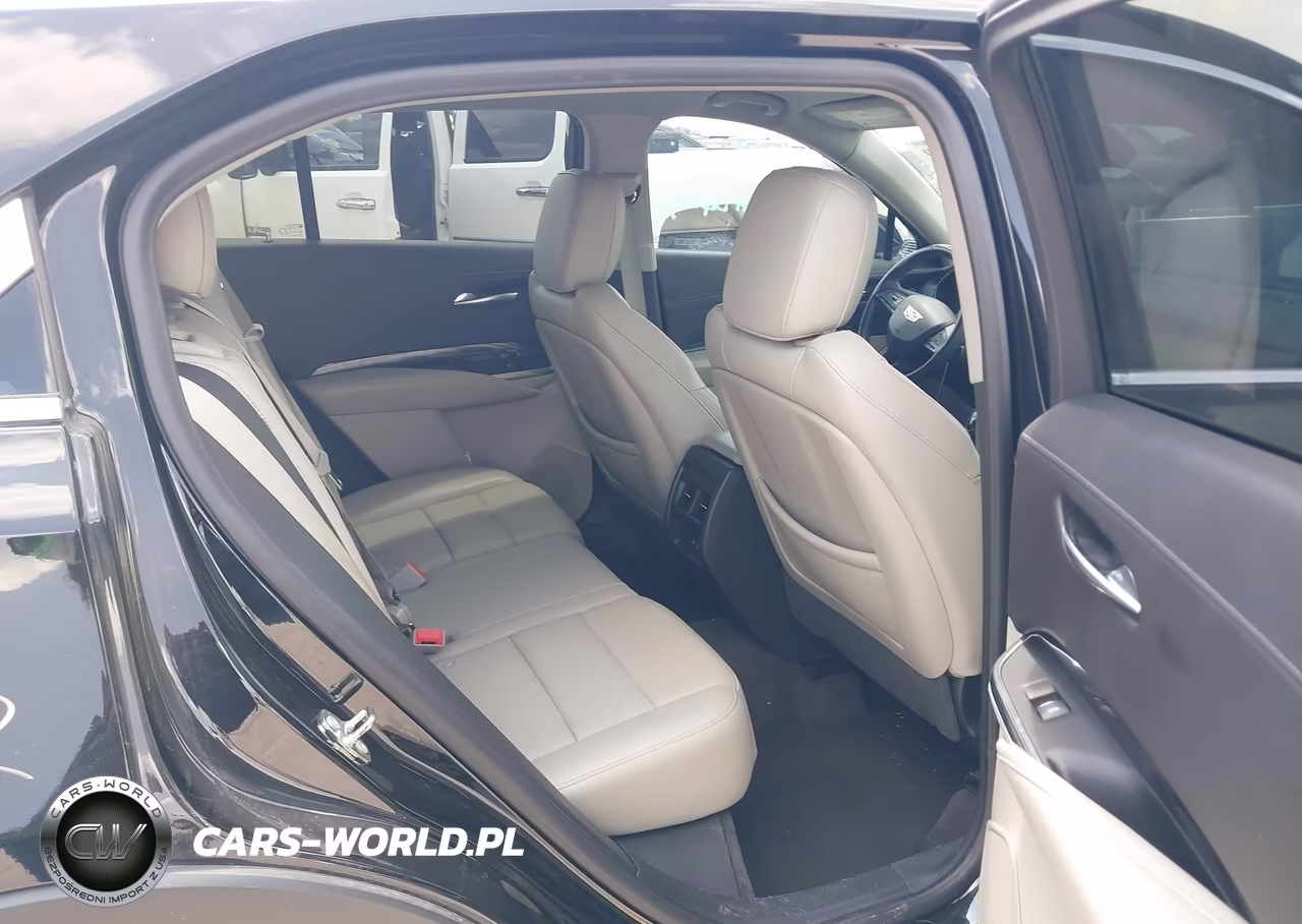 2019 Cadillac Xt4 Luxury VIN:1GYAZAR45KF184822 - 8